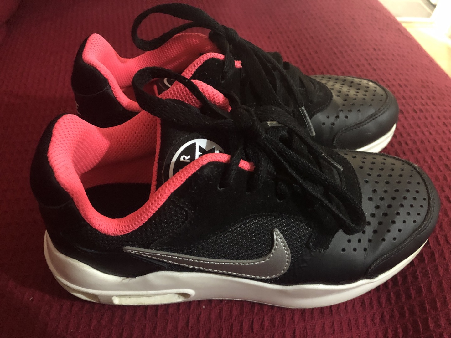 girls size 1 nike trainers