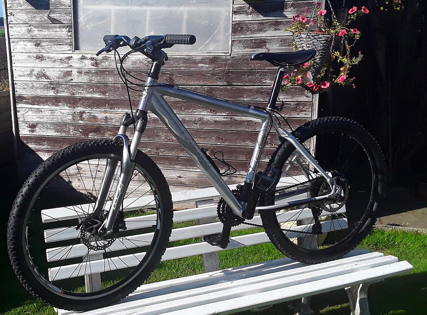 trek 4300 sl mountain bike