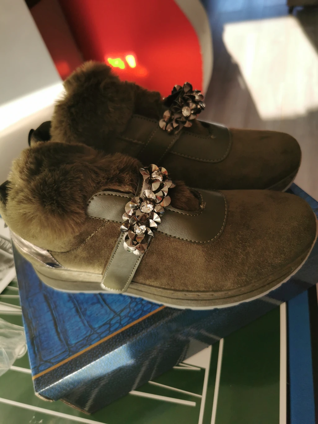 ladies trainers size 6