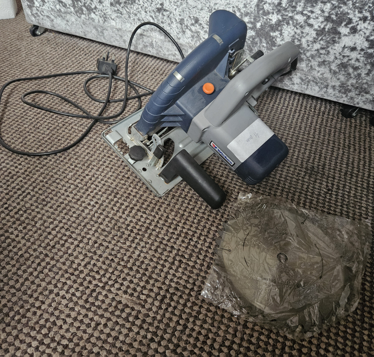 Wickes 1400w circular saw Karrot