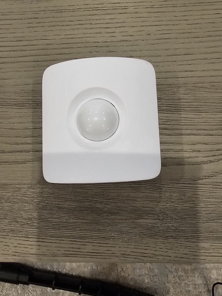 SIMPLISAFE Alarm , 2 Cameras, Motion, Panic, Base, Control Karrot